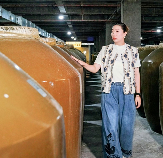 世界冠軍王曉理一行
蒞臨珍酒參觀考察